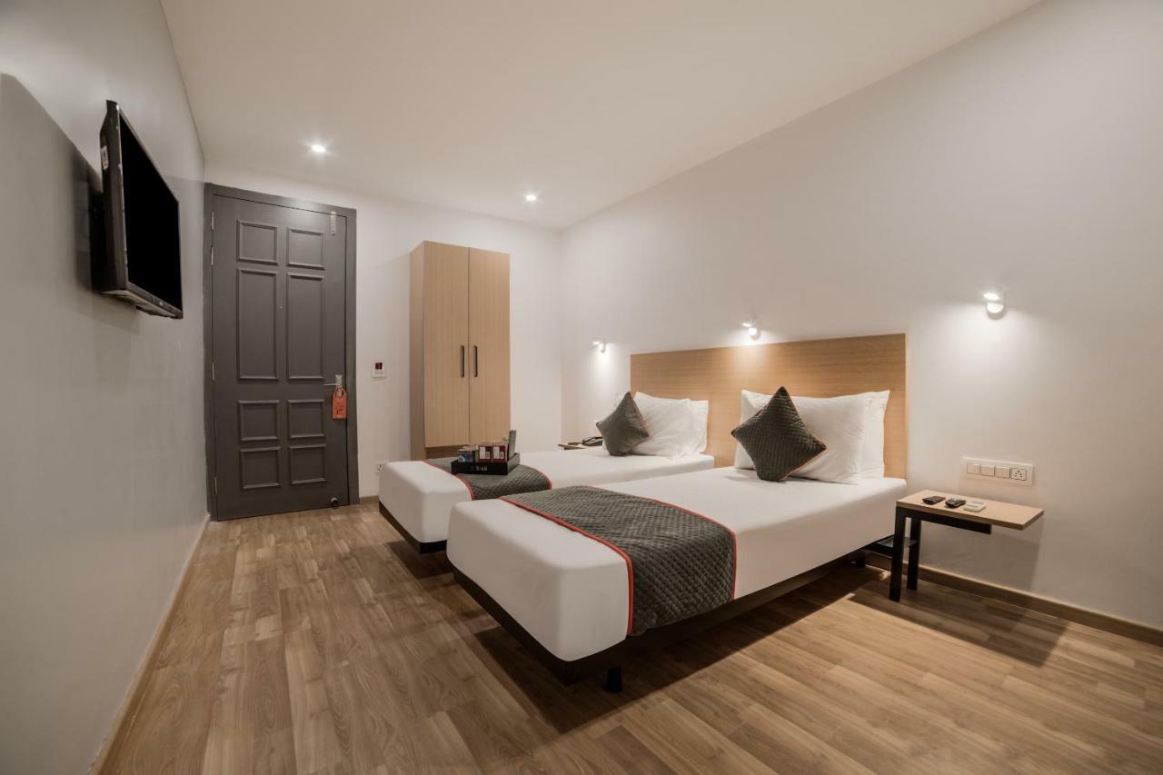 Oyo Townhouse 086 Pankha Road Hotell New Delhi Eksteriør bilde