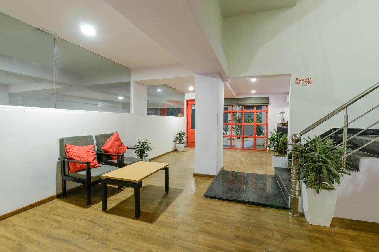 Oyo Townhouse 086 Pankha Road Hotell New Delhi Eksteriør bilde